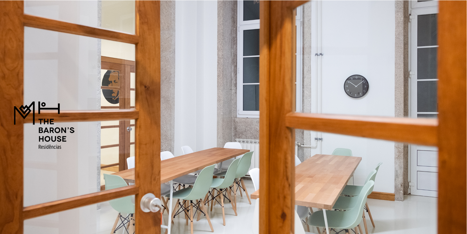 https://www.scmp.pt/assets/misc/img/Houses%20Resid%C3%AAncias%20Porto/The%20Barons%20House/Baron%20sala%203%20banner.png